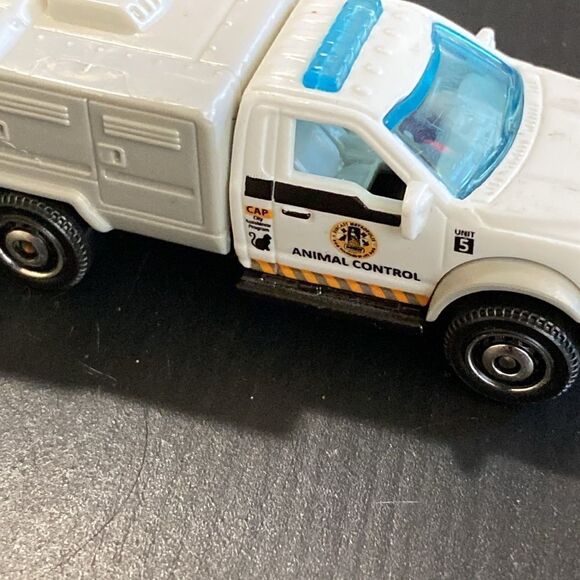 2018 MATCHBOX MBX SERVICE '10 FORD ANIMAL CONTROL TRUCK 19/20 White Diecast - Picture 2 of 5